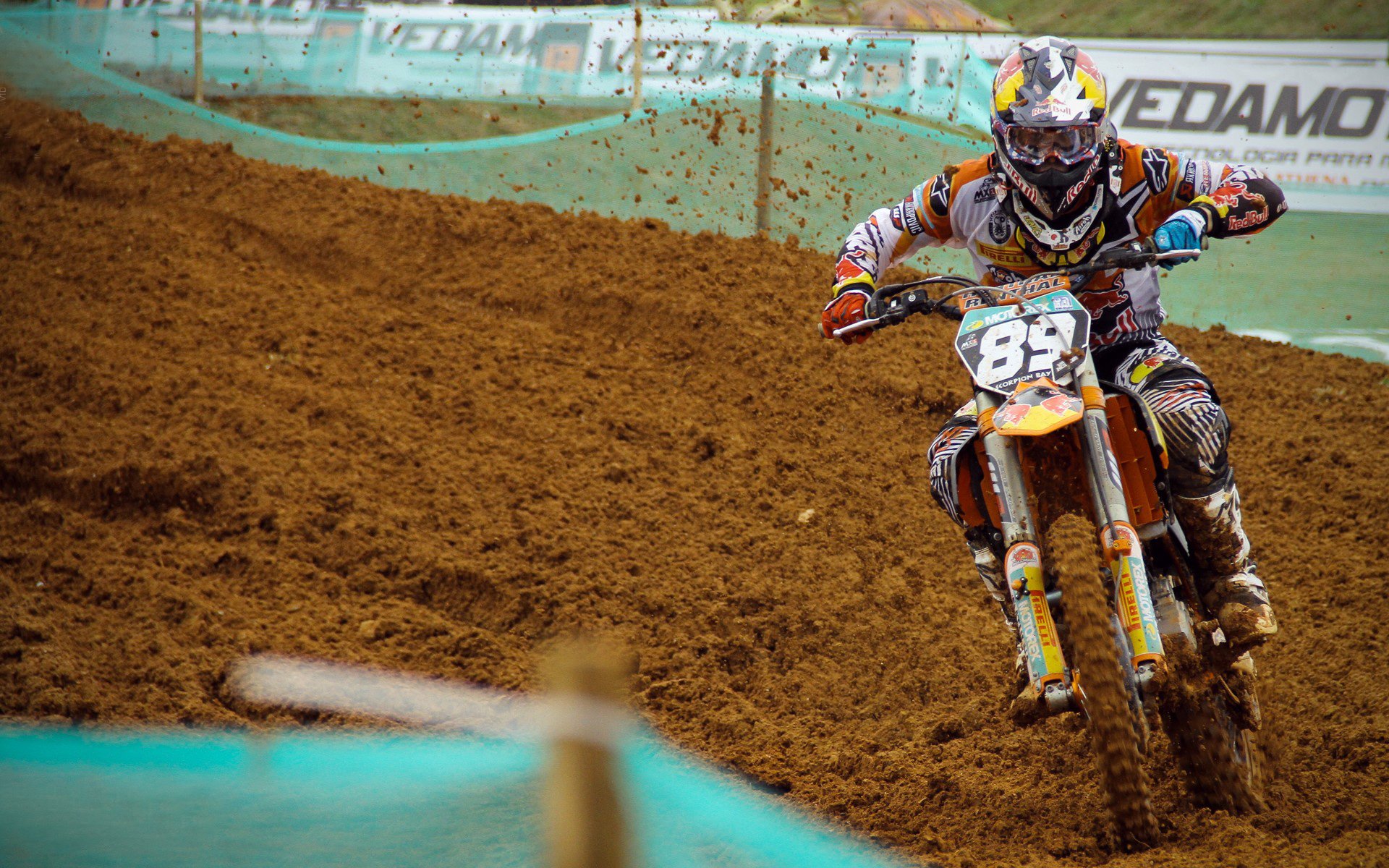 星空体育娱乐-巴萨主场4-1大胜皇家社会，进攻火力全开，巴萨皇家社会比赛直播